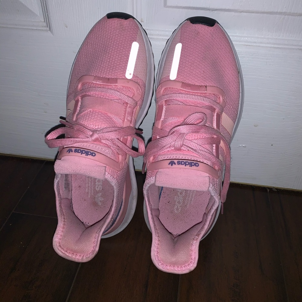 Pink adidas ! - Picture 4 of 5